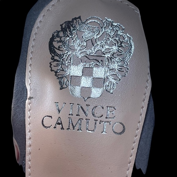 New Vince Camuto grey suede front V-Cute peep toe booties size 11M - Picture 9 of 13